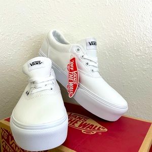 New with tags Vans Women’s Doheny White
